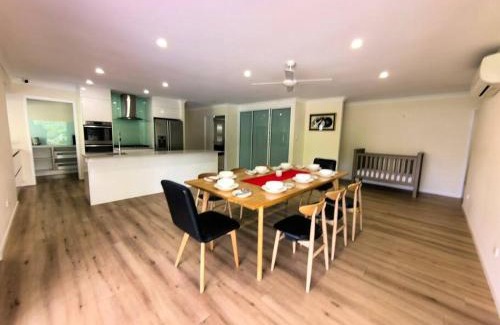 Deception Bay House | Gardens by the Bay - Acreage Living & EV Charging