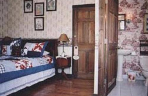 Fifth Ward Bed & Breakfast | Gardenview Bed and Breakfast