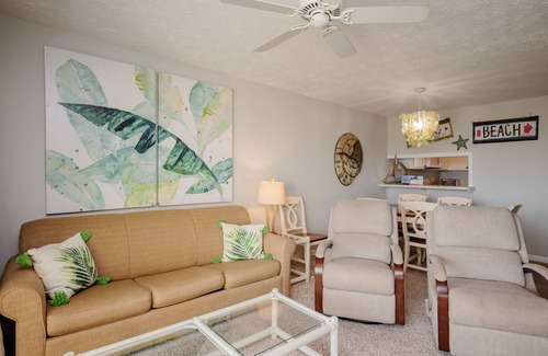 Caswell Beach Condo | Garris Hideaway 2: Cozy 1st Level Oceanfront Condo - Perfect for Couples Getaway