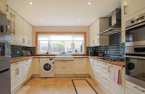 Inverness City Centre Cottage | GARRY ISLE, family friendly, country holiday cottage in Inverness