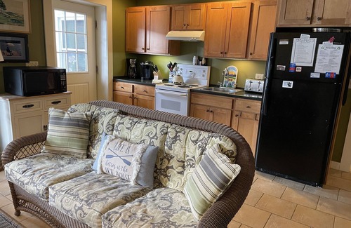 Maryland Apartment | Garth Newell Waterfront - Kayaks, canoes, water trampoline, fire pit, swimming