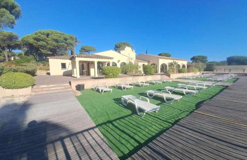Gassin Villa | Gaspro58 - Golfe de St-Tropez - Chalet californien dans un domaine arboré