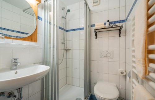 Stuehlingen Hotel | Gasthaus-Pension Zum Kreuz