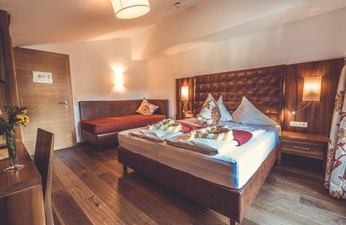 Kirchberg in Tirol House | Gasthof Skirast - Double room with shower, WC