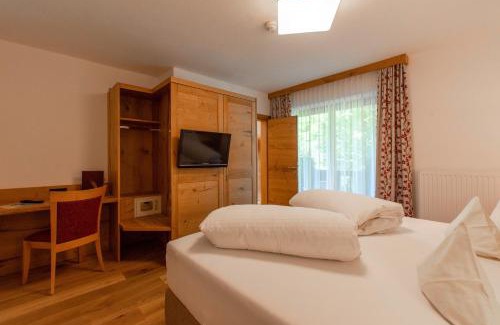 Scheffau am Wilden Kaiser Hotel | Gasthof Weberbauer