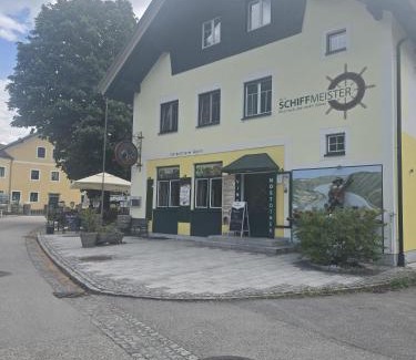 Wesenufer House | Gasthof zum Schiffmeister