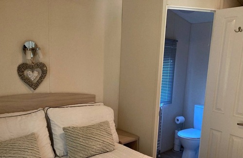 Brandon Cabin | GATE LODGE RETREAT with Thetford Forest on your doorstep.