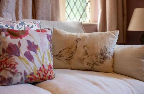 Knipton House | Gate Lodge - Sleeps 4 - Near Belvoir Castle