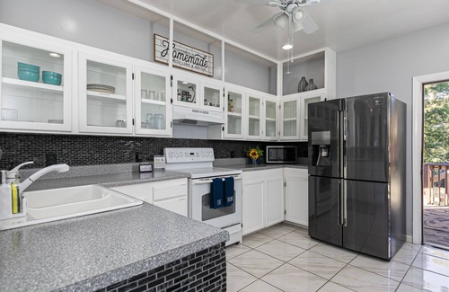 Atlanta House | Gated Driveway, King Suite near Benz, Tech,Midtown