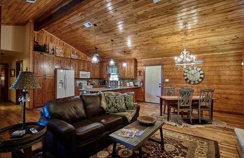 Fredericksburg Cabin | Gateway Gathering - Cabin I Fredericksburg, stargazing