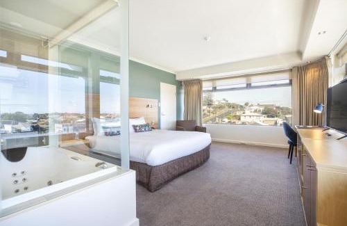 Devonport Hotel | Gateway Hotel by Nightelier