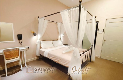 Kluang House | Gateway Sri Klg 11pax KTV Neflix Water Machine Town