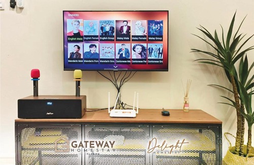 Kluang House | Gateway Sri Klg 11pax KTV Neflix Water Machine Town