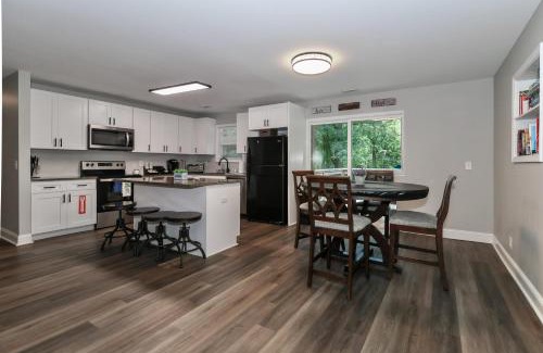 Norwood House | Gateway to Lake Tillery Retreat