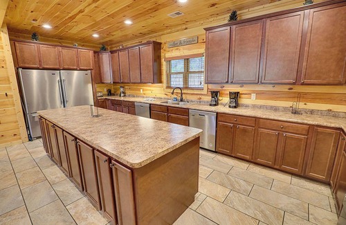 Gatlinburg Cabin | Gatlinburg - Majestic Peaks - 9 Bdrms.