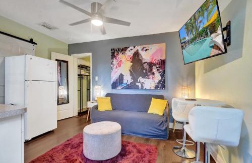 Coral Heights House | GAYClothing optional Pool retreat men only w private Courtyard