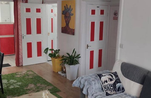Chadwell Apartment | 75 m² Apartment ∙ 3 bedrooms ∙ 5 guests