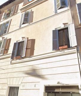 Roman Ghetto Apartment | GDR Apartment - City Center