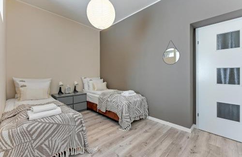 Kamienna Gora Apartment | Gdynia City Center & Seaside by Downtown Apartments