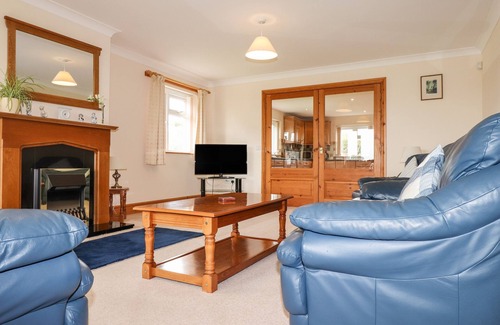 Rhyd-y-clafdy House | GELLI GRON, character holiday cottage, with a garden in Y Ffor