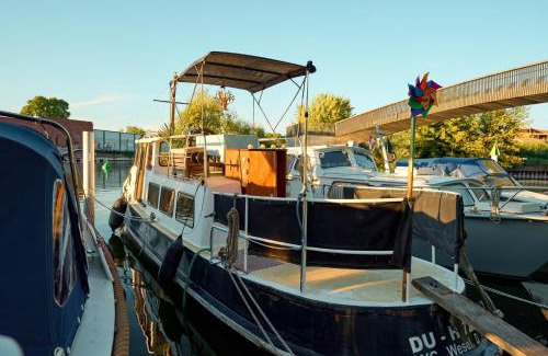Brandenburg an der Havel Boat Rental | Gemütliches Wohnschiff