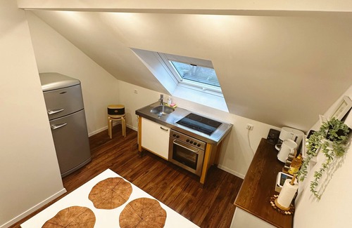Wolfsbach Apartment | Gemütliche 2-stöckige Ferienwohnung 3 Minuten von der Autobahn!