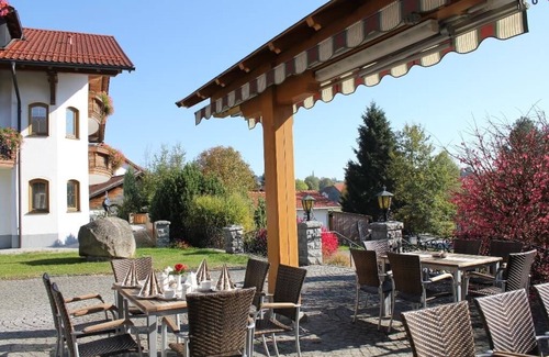 Tittling Apartment | Gemütliche 48qm Ferienwohnung mit eigener Terrasse