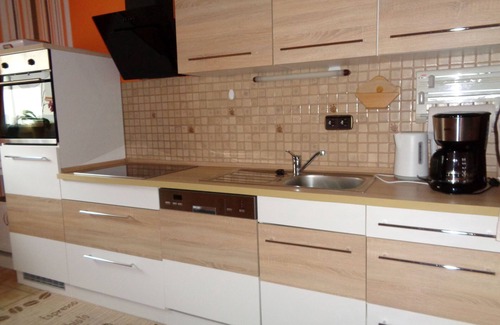 Bad Steben Apartment | Gemütliche Ferienwohnung mit Terrasse, voll ausgestattete Küche