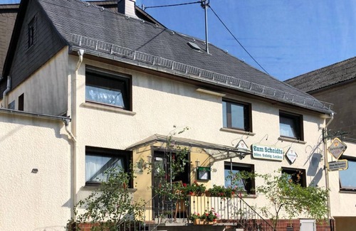 Scheidt Apartment | Gemütliche Ferienwohnung für bis zu 8 Personen - Urlaub am Lahnwanderweg