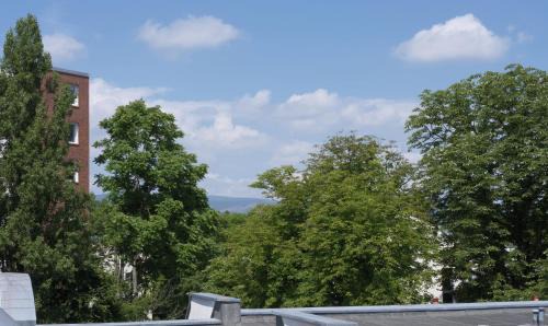 Niederursel Apartment | Gemütliche helle Dach-Wohnung in Frankfurt