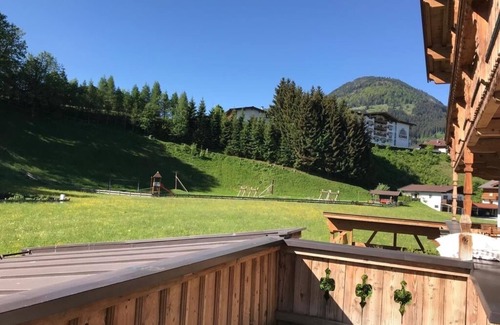 Kitzbuehel Apartment | Gemütliche & Sonnige Wohnung mit Großer Terasse in Kirchberg in Tirol