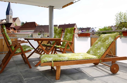 Markelsheim Apartment | Gemütliche und urige 50qm Ferienwohnung mit großem Balkon, kostenfreies Parken und WLAN