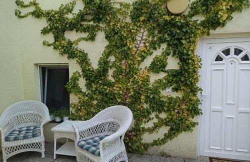 Bruck an der Leitha Apartment | gemütlicher Sommer Appartement