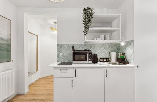Barmbek-Sued Apartment | Gemütliches 2 Zimmer Ambient Apartment mit Queensize-Bett , Etagenbett& Schlafsofa in Alsternähe