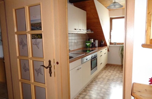 Eussenheim Apartment | Gemütliches Feriendomizil (80qm) mit Balkon und freier Unterbringung für Kinder unter 6 Jahren