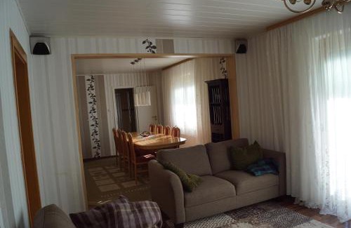 Peissenberg Apartment | Gemütliches Haus mit Sauna im Voralpenland