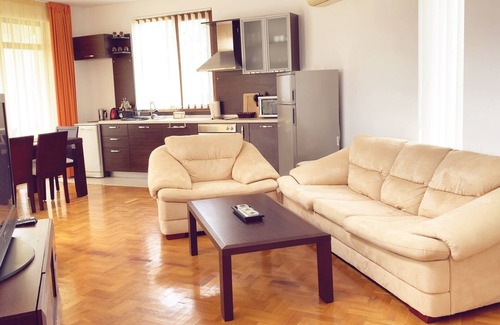 Aheloy Villa | Generaator House