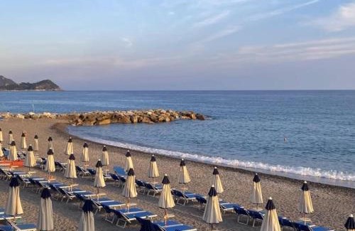 Quarto dei Mille Apartment | GENOA RIVIERA SEA -STUDIO APT Wi-Fi