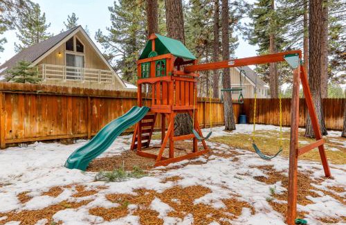 Montgomery Estates House | Gentian Family Retreat