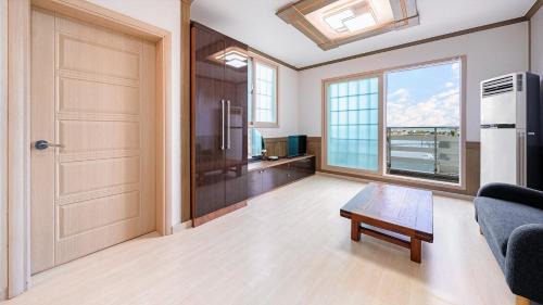 Geoje House | Geoje Youngsu Pension
