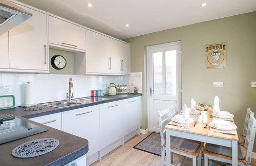 Kingsley Holt House | GEORGE'S PLACE, family friendly, with a garden in Kingsley