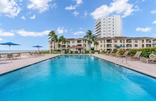 Seven Mile Beach Apartment | George Town Villas #117
