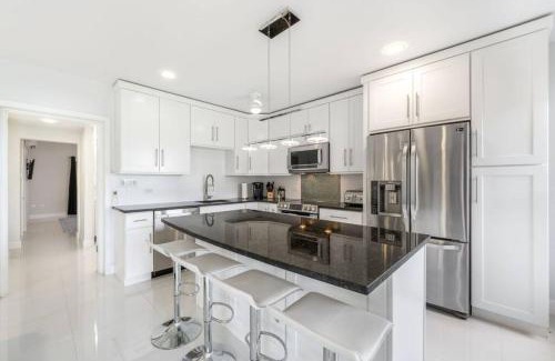 Seven Mile Beach Apartment | George Town Villas #117