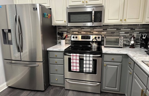 Athens House | Georgia Dawg House! Game weekend, business travel, this condo has it all!