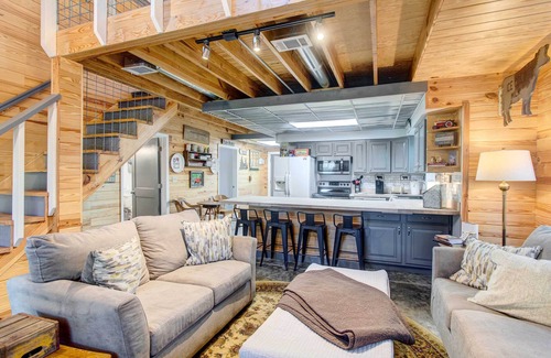 Wray Cabin | Georgia Farmhouse: Lake Access, Private Beach