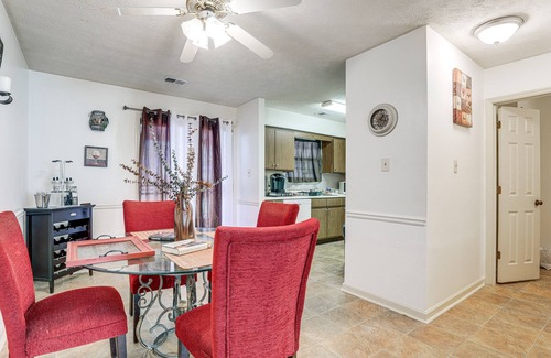 Stone Mountain House | Georgia Townhome - 3 Mi to Stone Mountain Park!