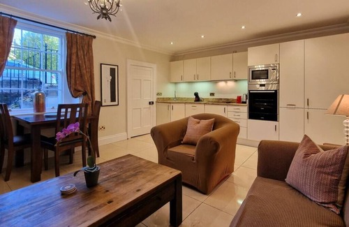 Grand Canal Dock Apartment | Georgian Elegance - Dublin2. Near Grand Canal Dock