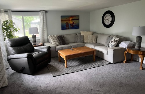 Virginia Cottage | Georgina Family Cottage - Newly Renovated