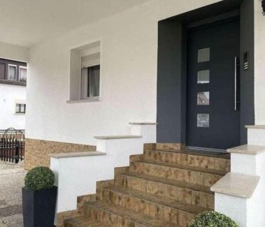 Muersbach Apartment | geräumige 4 Zimmer Wohnung mit Balkon