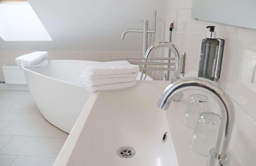 Tattendorf Apartment | geräumige Dachgeschoßwohnung